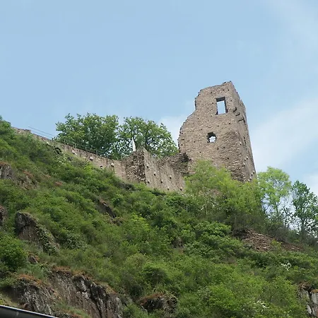 Im Burghof Altenahr