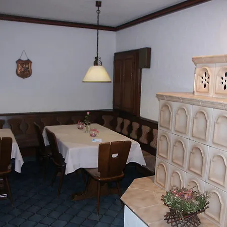 Im Burghof Altenahr