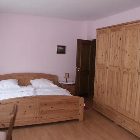 Hotel Im Burghof 2*